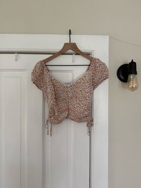 Hollister Cream Floral Drawstring Sweetheart Crop Top